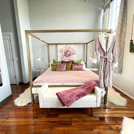 2Br 2Br Le Chateau 505 Lux Penthouse In A Historic Building Utica Extérieur photo