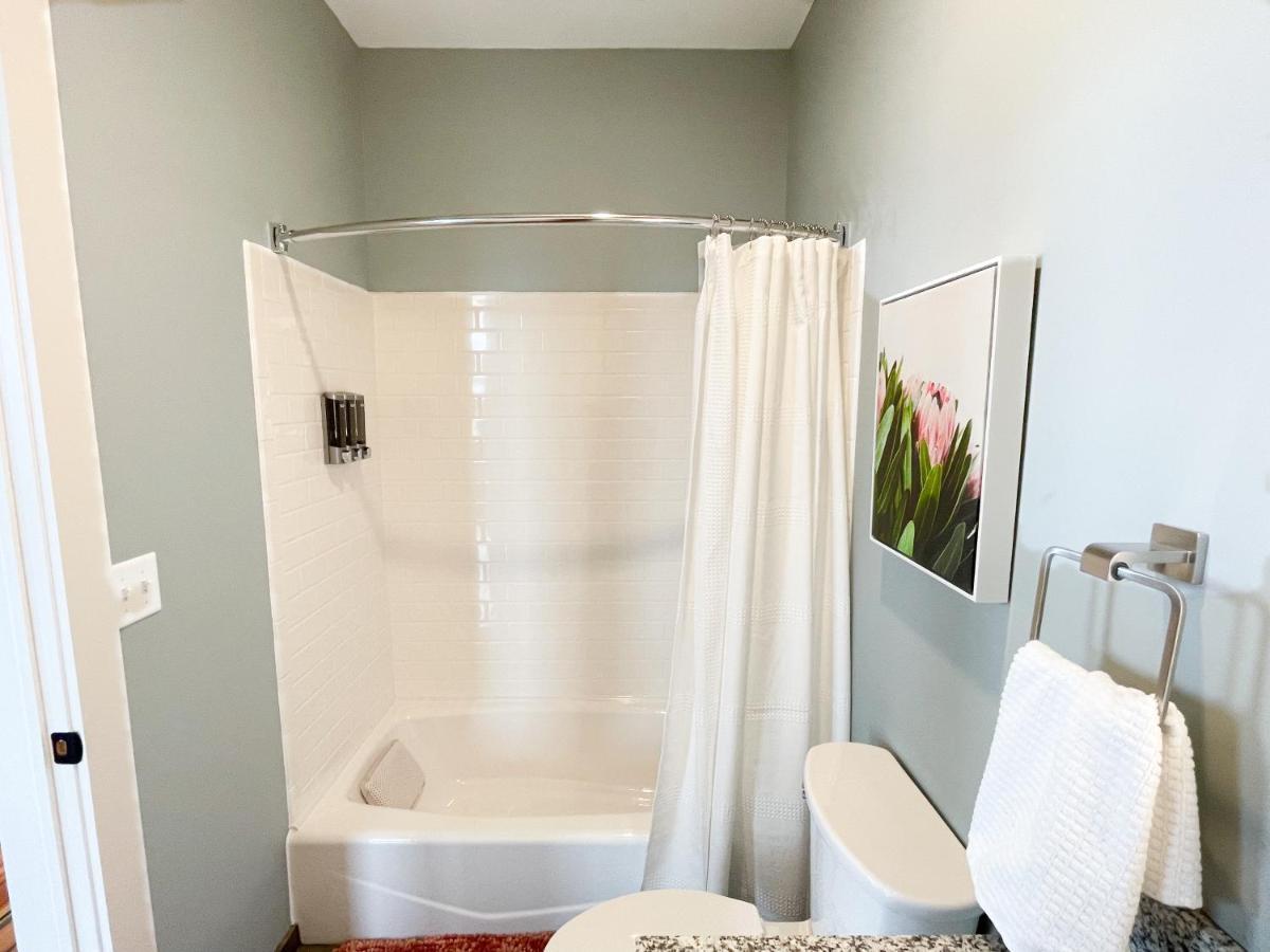 2Br 2Br Le Chateau 505 Lux Penthouse In A Historic Building Utica Extérieur photo