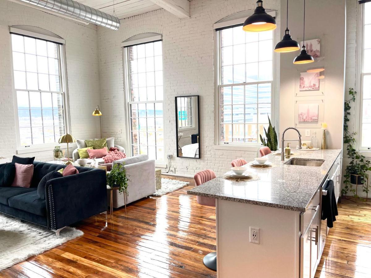 2Br 2Br Le Chateau 505 Lux Penthouse In A Historic Building Utica Extérieur photo