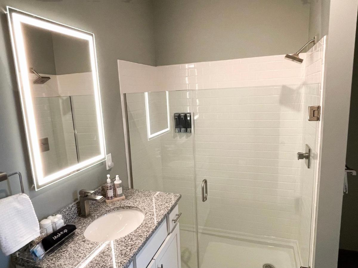 2Br 2Br Le Chateau 505 Lux Penthouse In A Historic Building Utica Extérieur photo